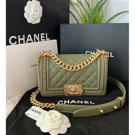 chanel boy 8 ราคา 2019|ระหว่าง Chanel Classic 9” กับ Chanel Boy 8” ซื้อใบไหนดีคะ.